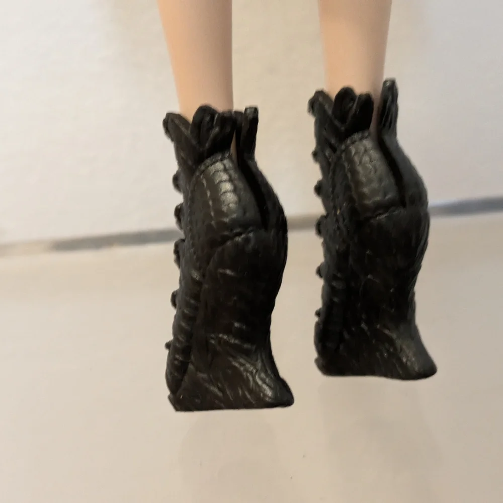 Ever After High Doll Raven Queen First Chapter Rebel Purple Snow White